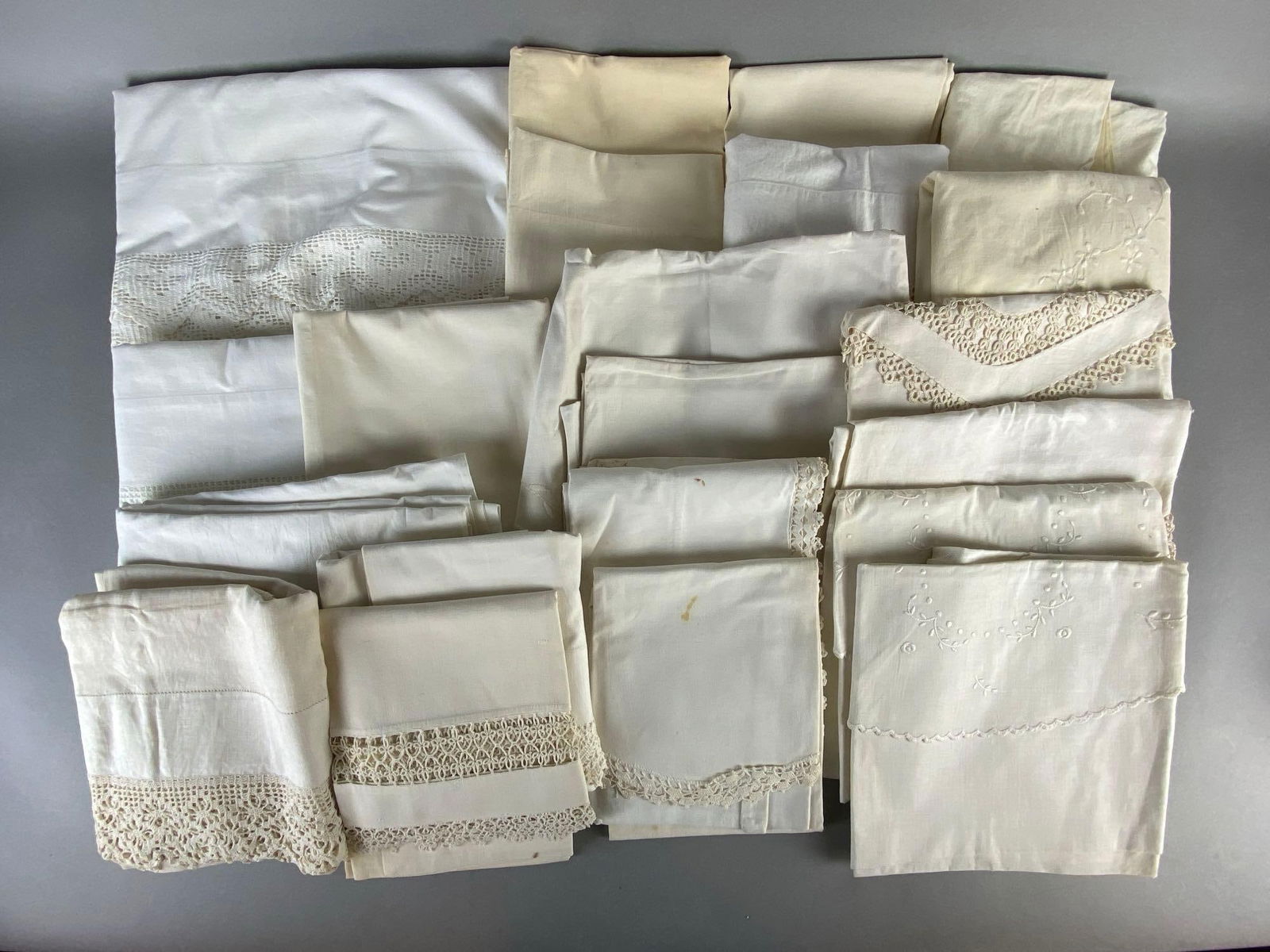 Group of 20+ White Linen Pillowcases and Sheets (1 of 3)