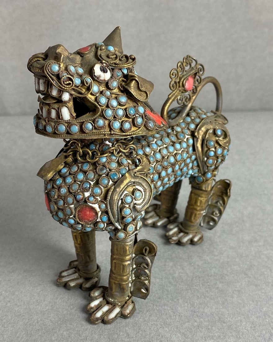 Chinese Foo Dog Turquoise and Coral Encrusted Incense Box: Some missing stones, measures 4 x 4 x 1 3/4 inches