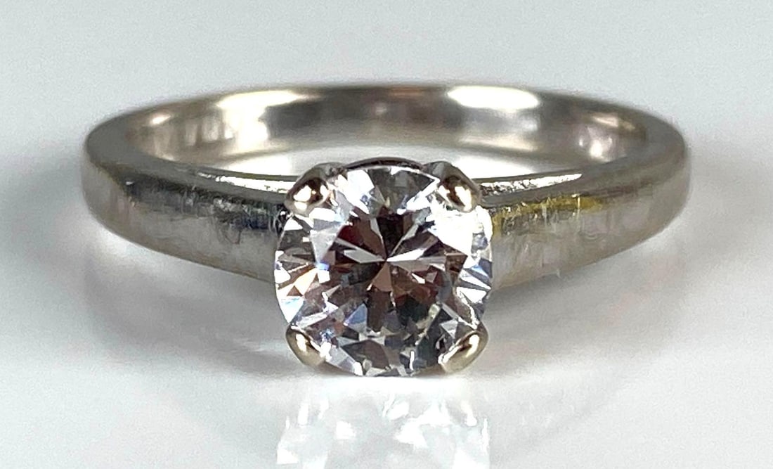 14K Tiara White Gold Clear Spinel Ring: Total weight 3.1g, Size 6.