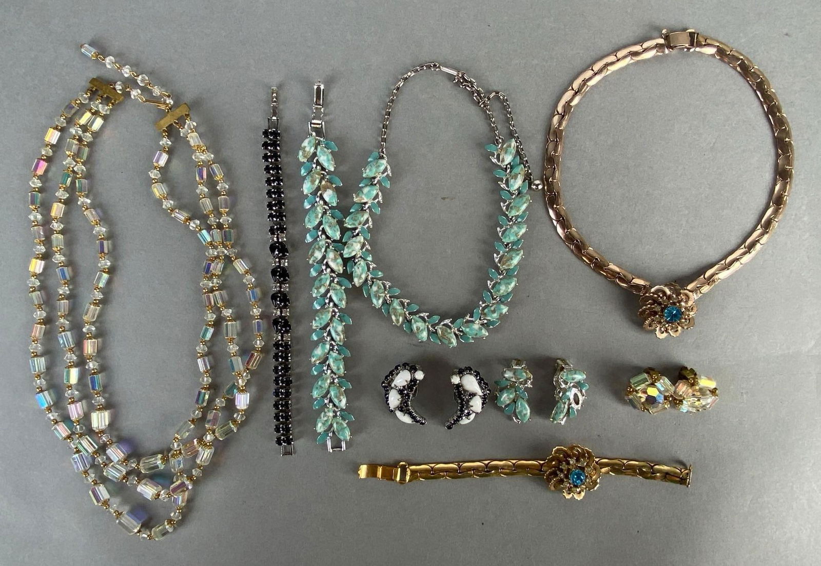 Group of 9 Costume Jewelry Items (1 of 5)