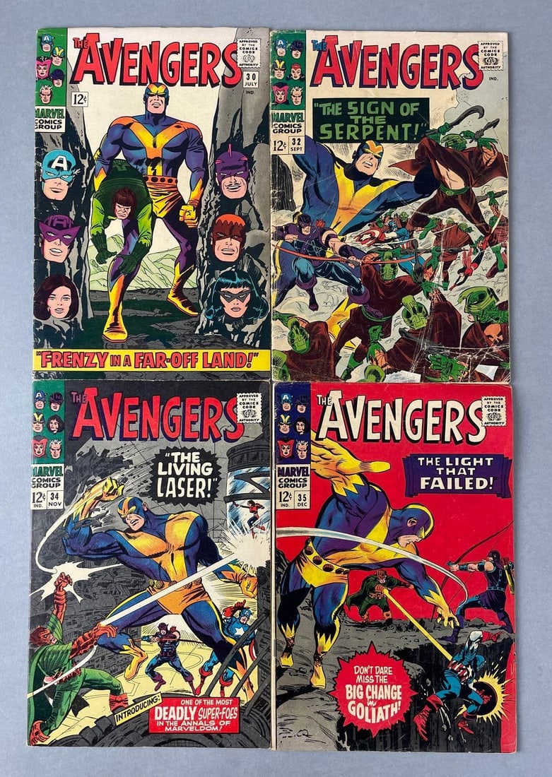 Group of 4 Marvel The Avengers Comic Books (1 of 4)