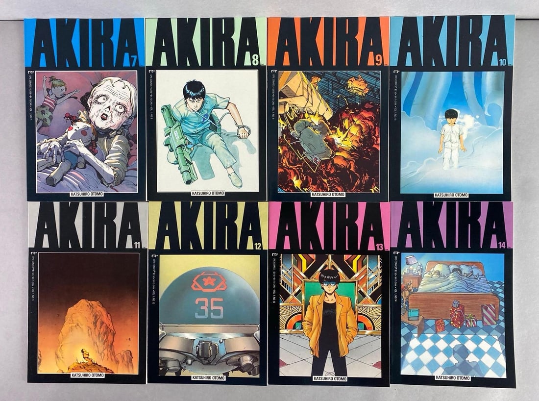 Group of 8 Epic Akira Comic Books (1 of 3)