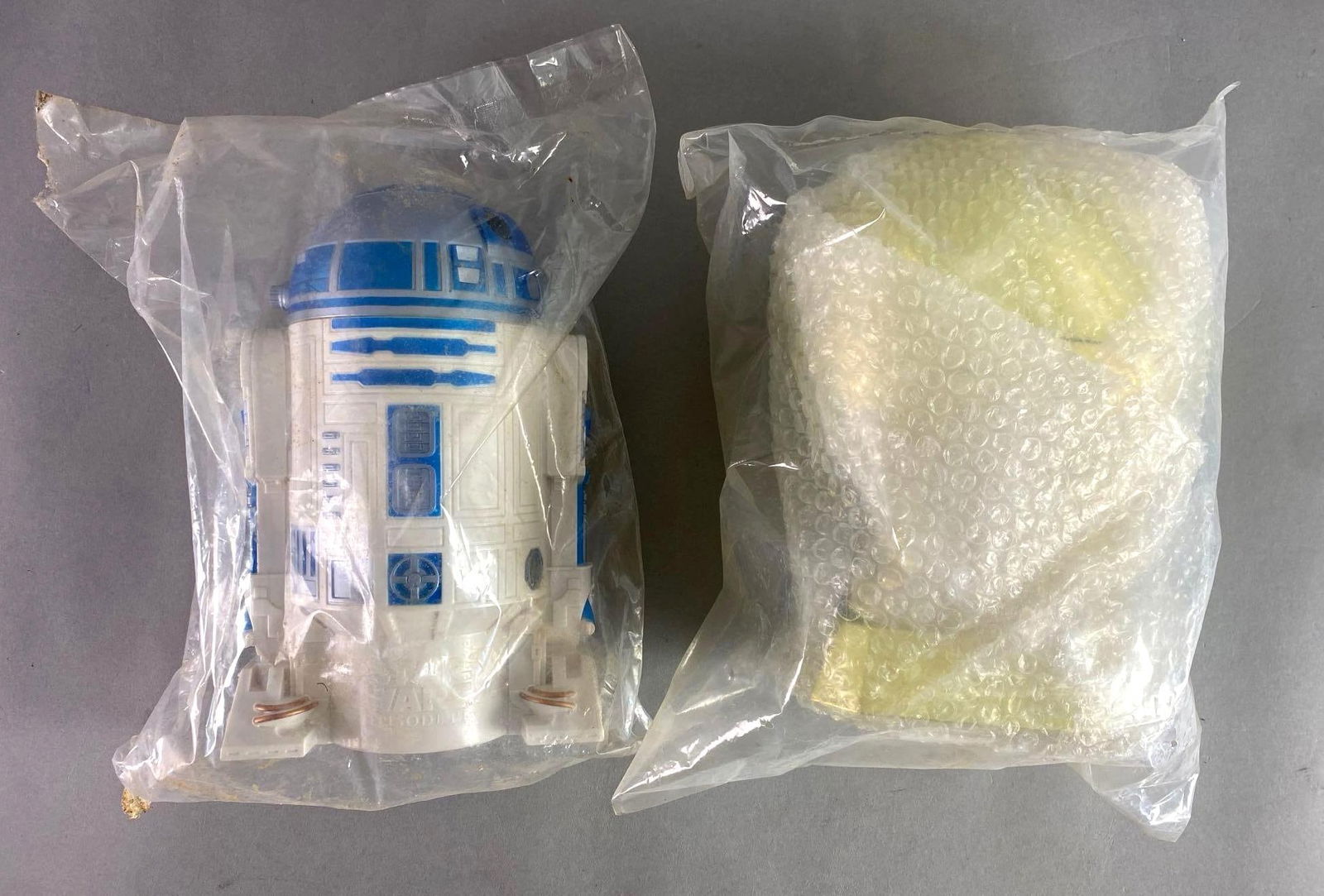 Group of 2 Kellogs Star Wars Plastic Cookie Jars (1 of 2)