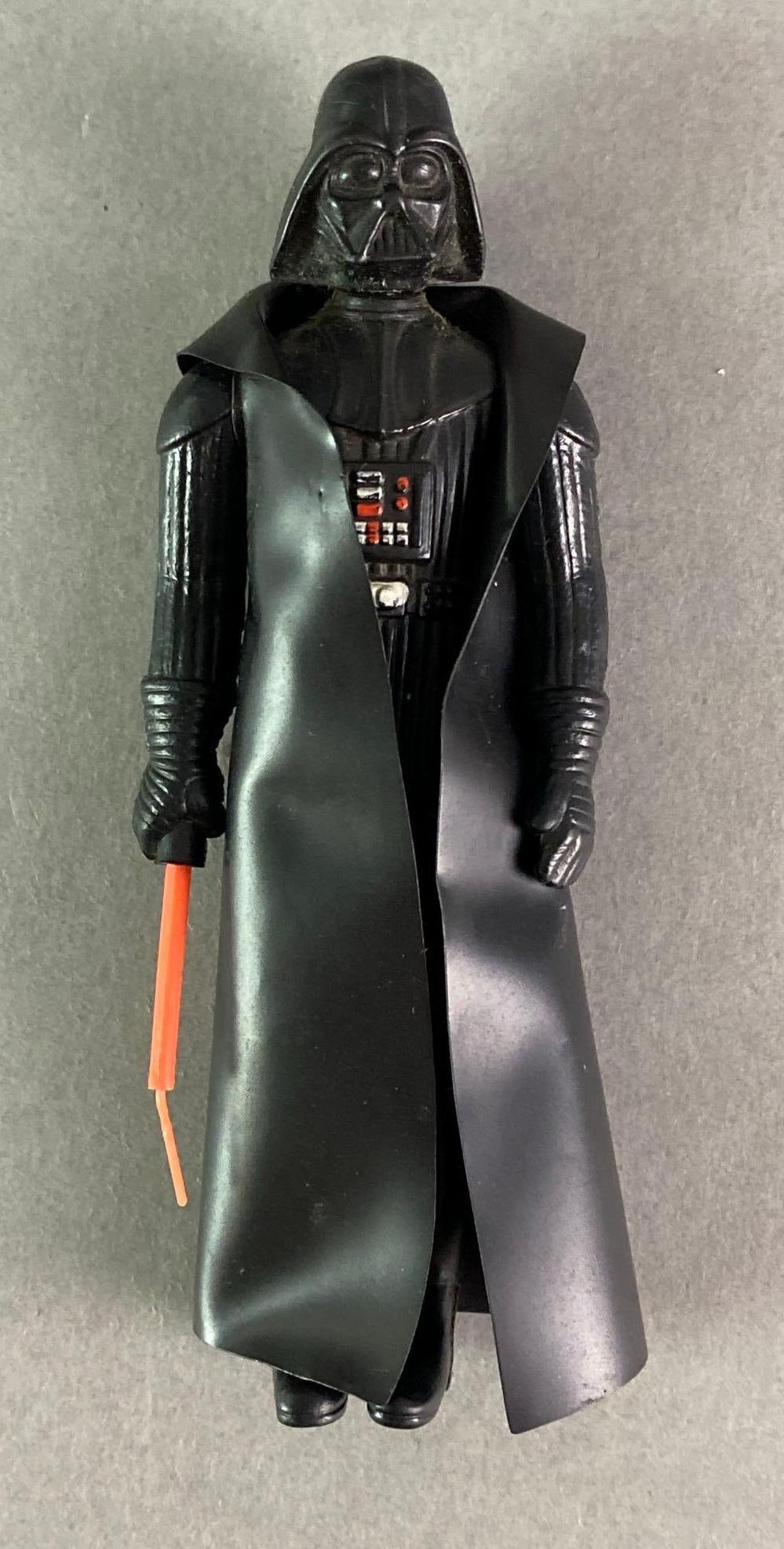 1977 Kenner Darth Vader Telescoping Lightsaber Action Figure (1 of 4)