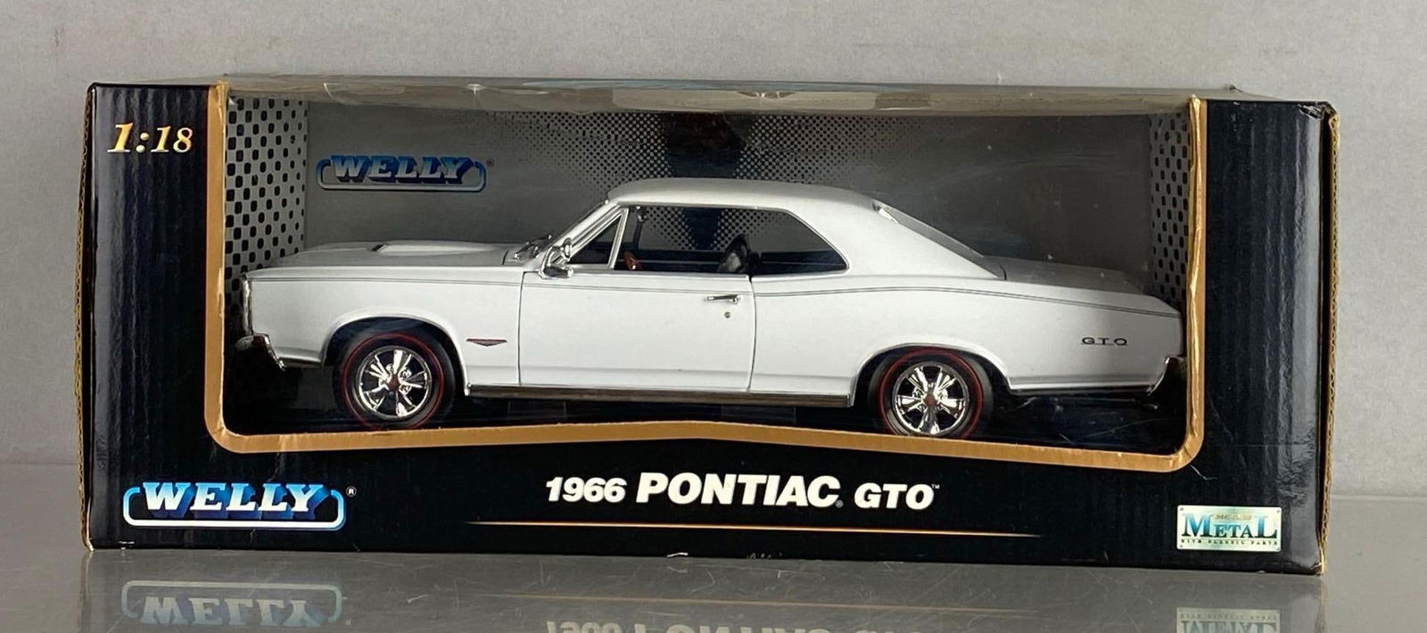 Welly 1966 Pontiac Gto Model Car