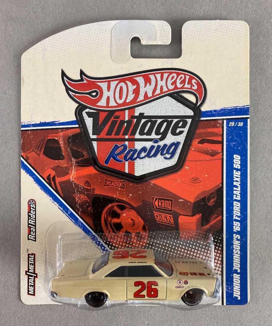 Mattel Hot Wheels Vintage Racing No. 26 Junior Johnson 1965 Ford Galaxe 500: Die-cast, real riders