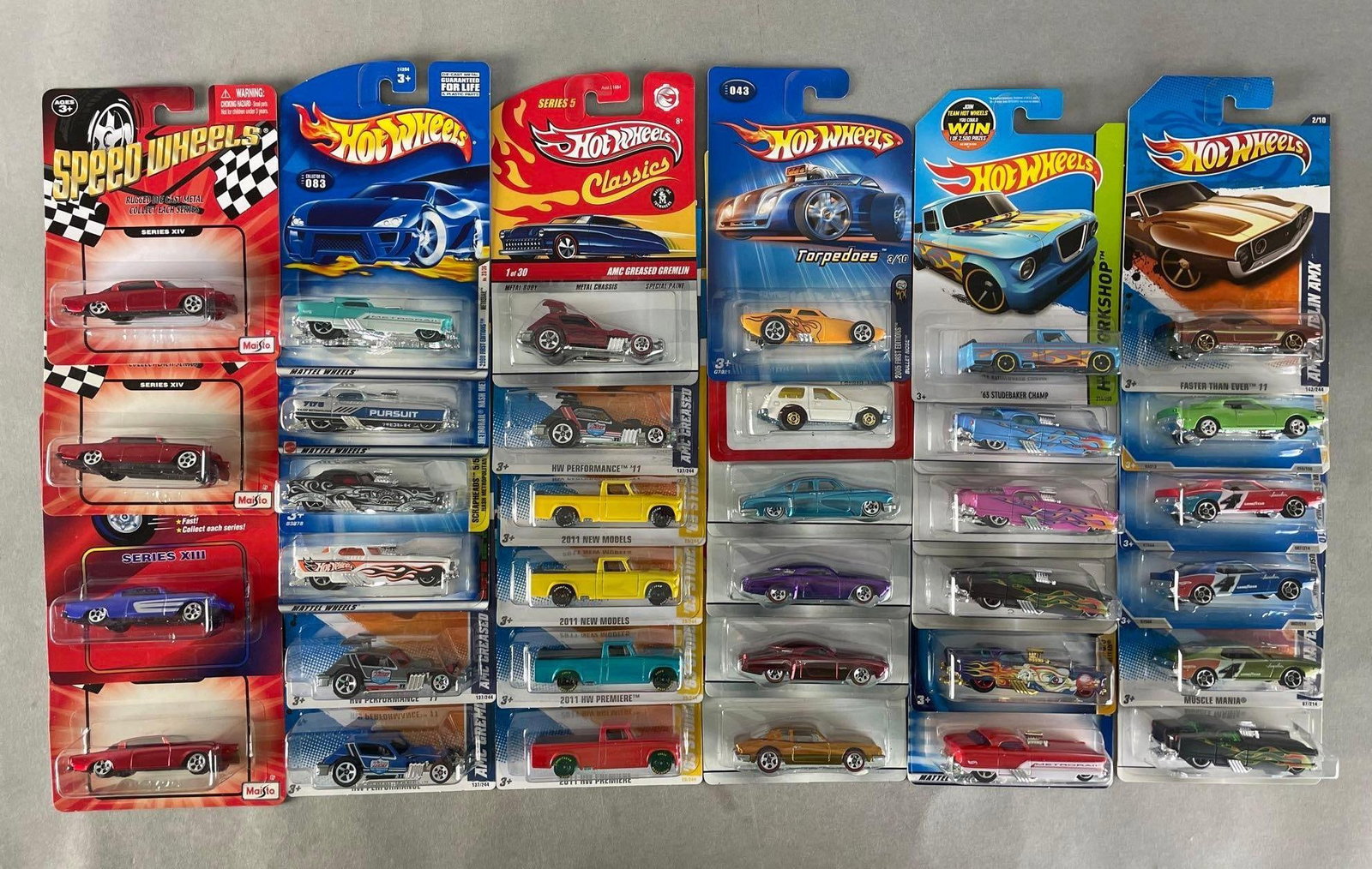 Group of 30+ Mattel Hot Wheels Assorted Die-Cast Cars: Includes Maisto speed wheels, AMC, Nash, studebaker