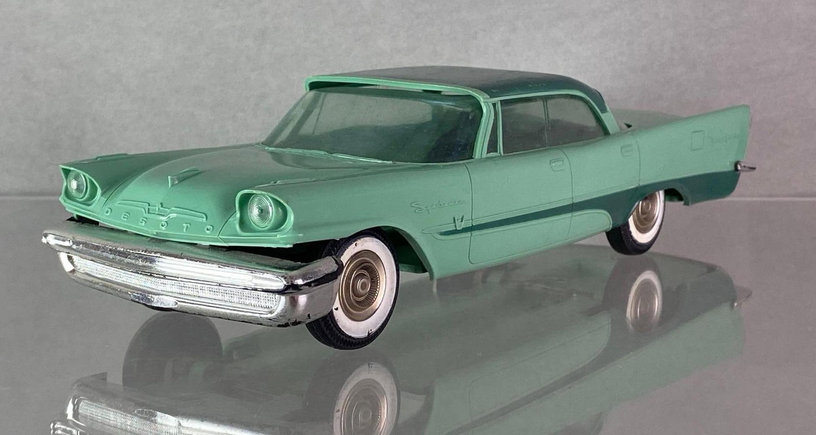 1957 DeSoto Firefly Sportsman 2-Tone Green Dealership Promo Car: 1/25 scale, Jo-Han Models Inc., Crack in back windshield.