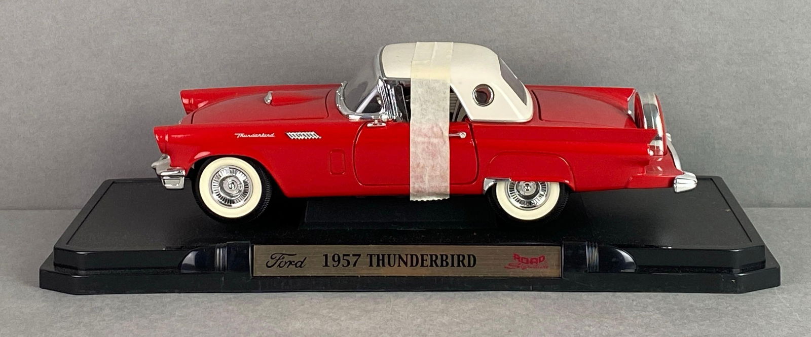 Fairfield Road Signature 1957 Ford Thunderbird (1 of 6)