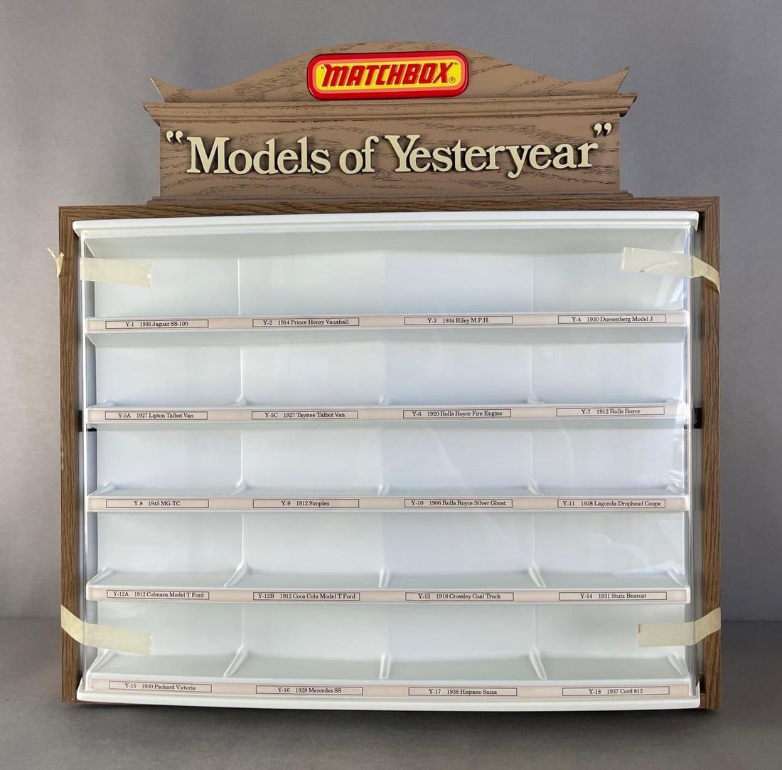 Lesney Matchbox Models of Yesteryear Countertop Advertising Display Case (1 of 7)