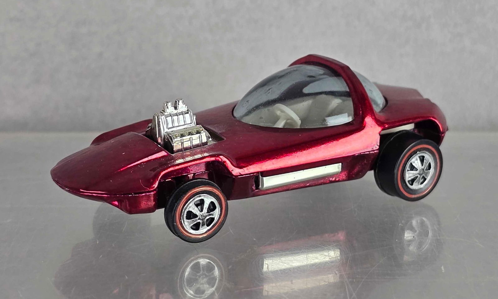 Hot Wheels Red Line Silhouette Die-Cast Car: 1967, Mattel, red line tires, red body