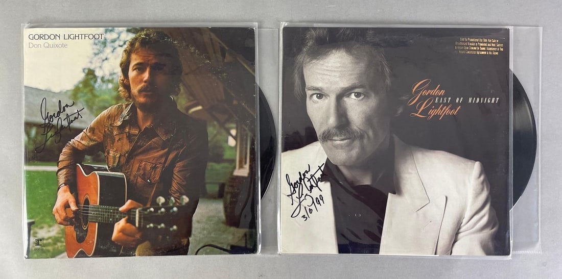 Group of 2 Signed Gordon Lightfoot Vinyl Records with LOA (1 of 4)