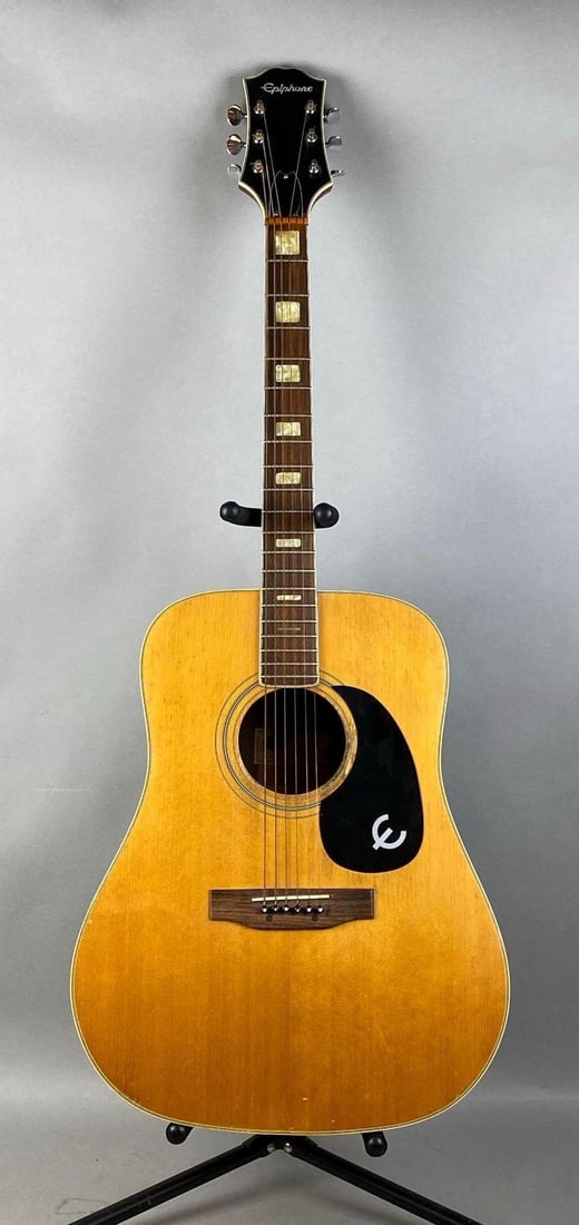 Epiphone FT-350 Excellente Acoustic Guitar With Case (1 of 11)