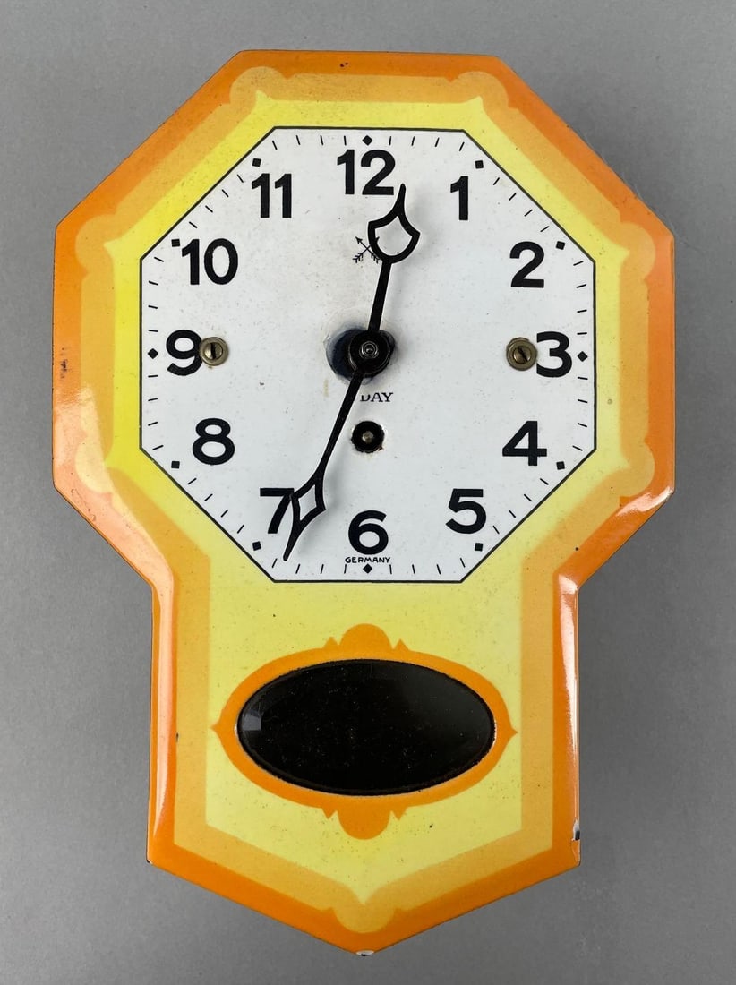 German 8 Day Enamel Wind-Up Clock (1 of 4)