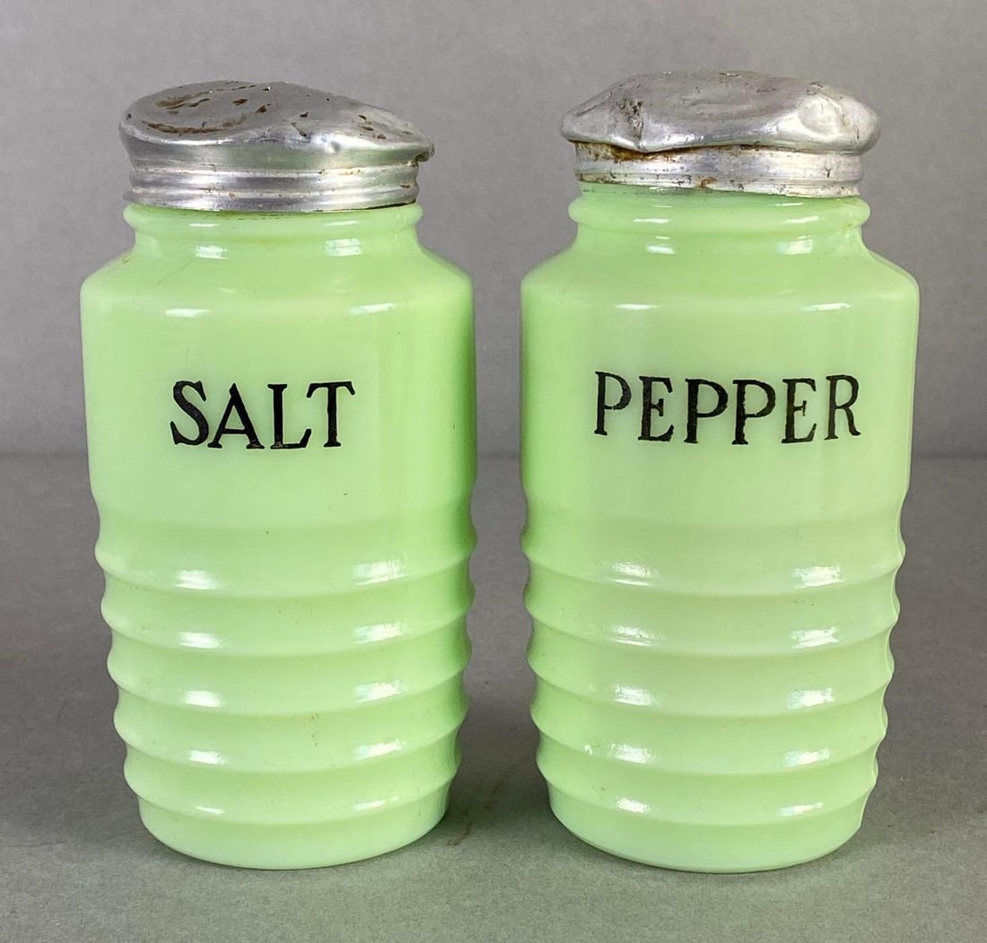 Jeanette Jadeite Ribbed Salt and Pepper Shakers (1 of 4)