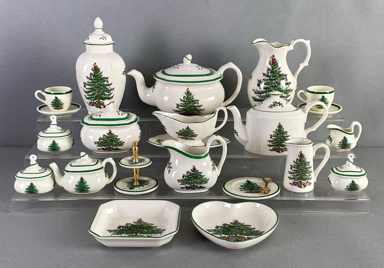 Group of Spode Christmas Tree Patterned Childrens Teaset Items and More (1 of 4)