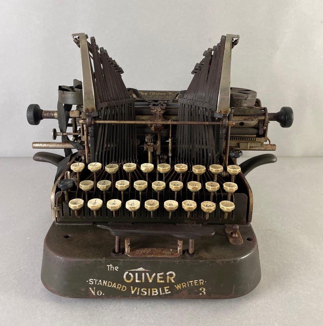 Oliver Typewriter Co. Standard Visible Writer No. 3: Only tested a few keys, some worked. Measures 10 1/4 x 14 1/4 x 14 inches