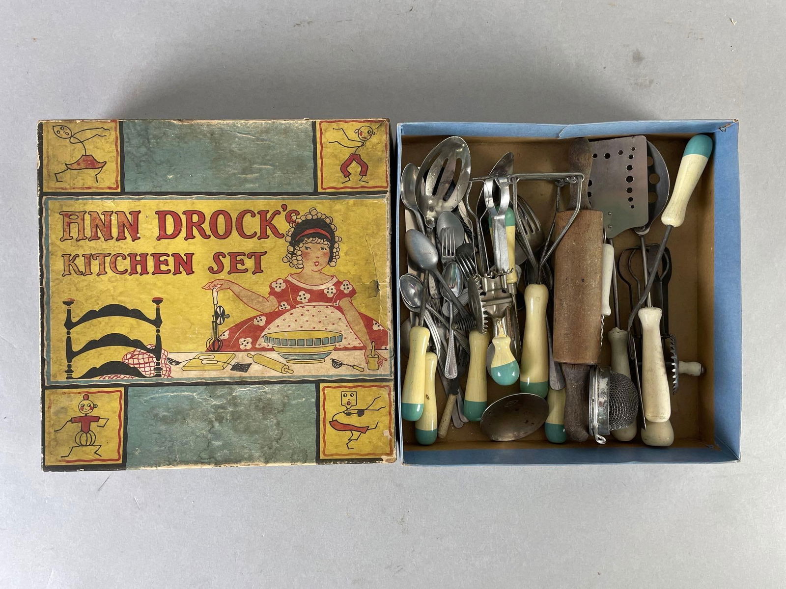 Ann Drocks Childrens Kitchen Set No. 4 (1 of 3)