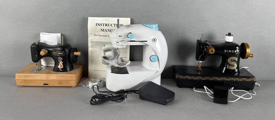 Group of 3 Childrens Sewing Machines (1 of 3)