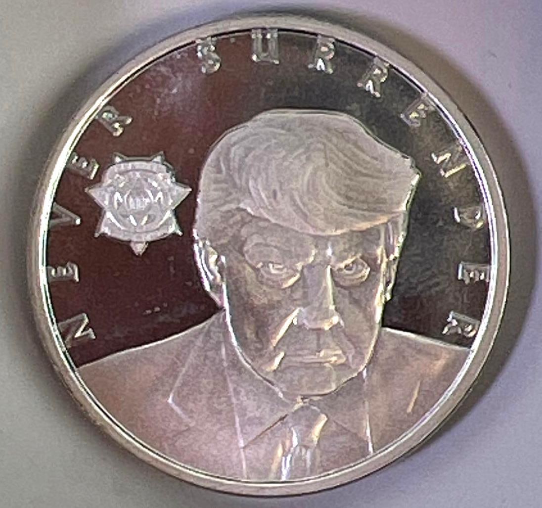 MAGA Trump Never Surrender Mug Shot 1 oz .999 Fine Silver Round: MAGA Trump Never Surrender Mug Shot 1 oz .999 Fine Silver Round