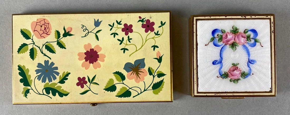 Group of 2 Makeup Compact and Cigarette Holders (1 of 3)