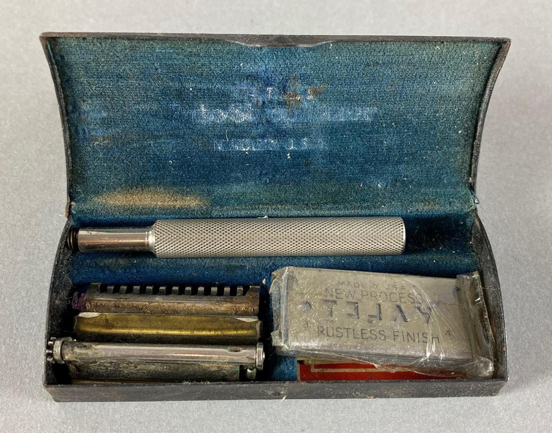 Vintage Valet Auto Strop Single Blade Razor (1 of 2)