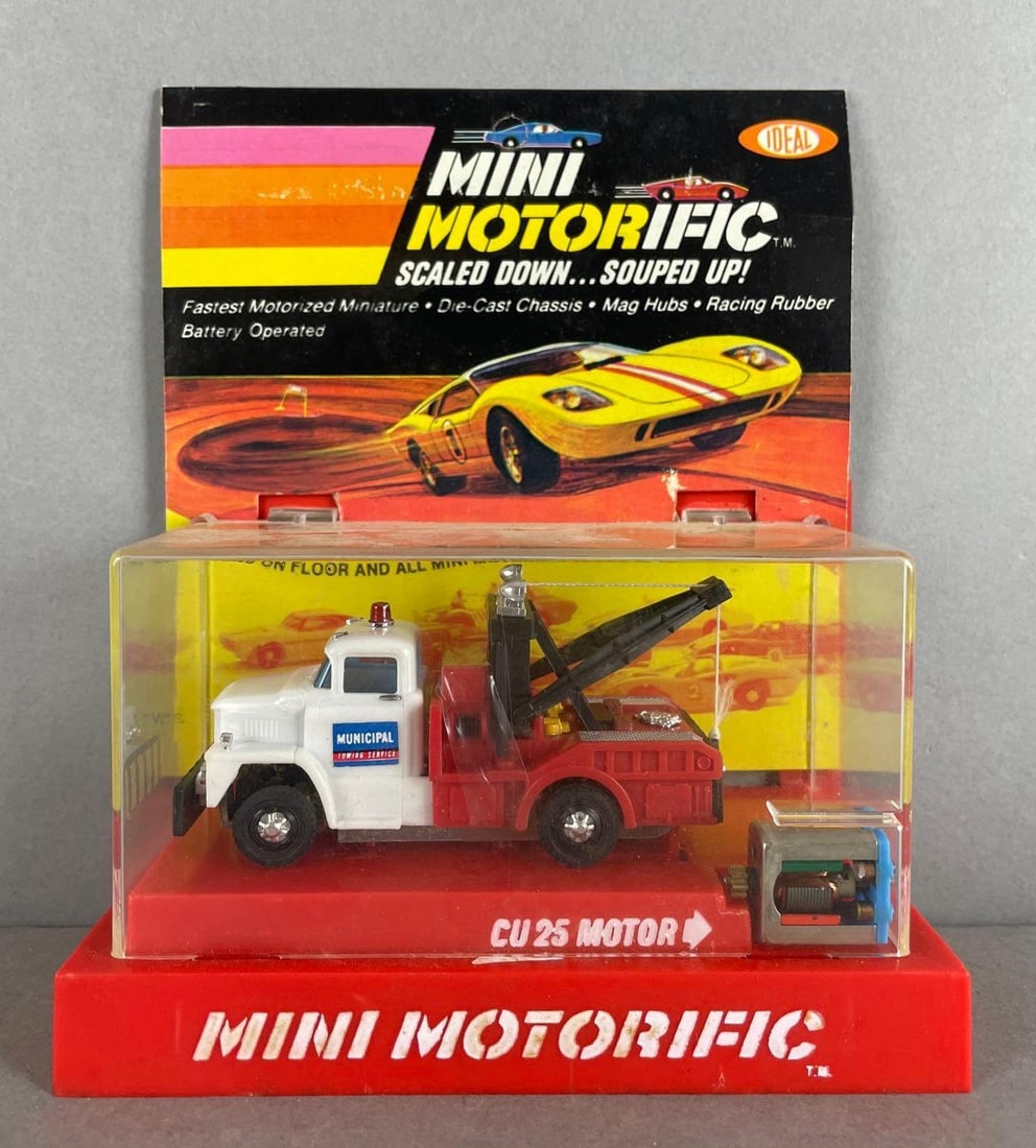 1969 Ideal Mini Motorific Municipal Tow Truck: 1969 Ideal Mini Motorific Municipal Tow Truck
