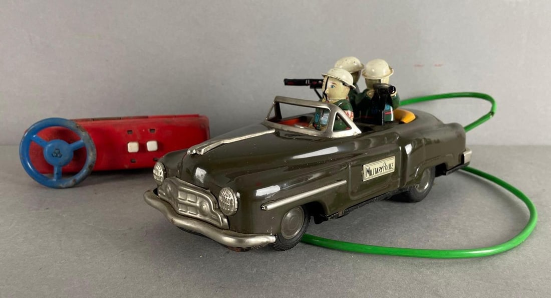 Mar Line Tin Litho Battery Controlled Military Police Car (1 of 6)
