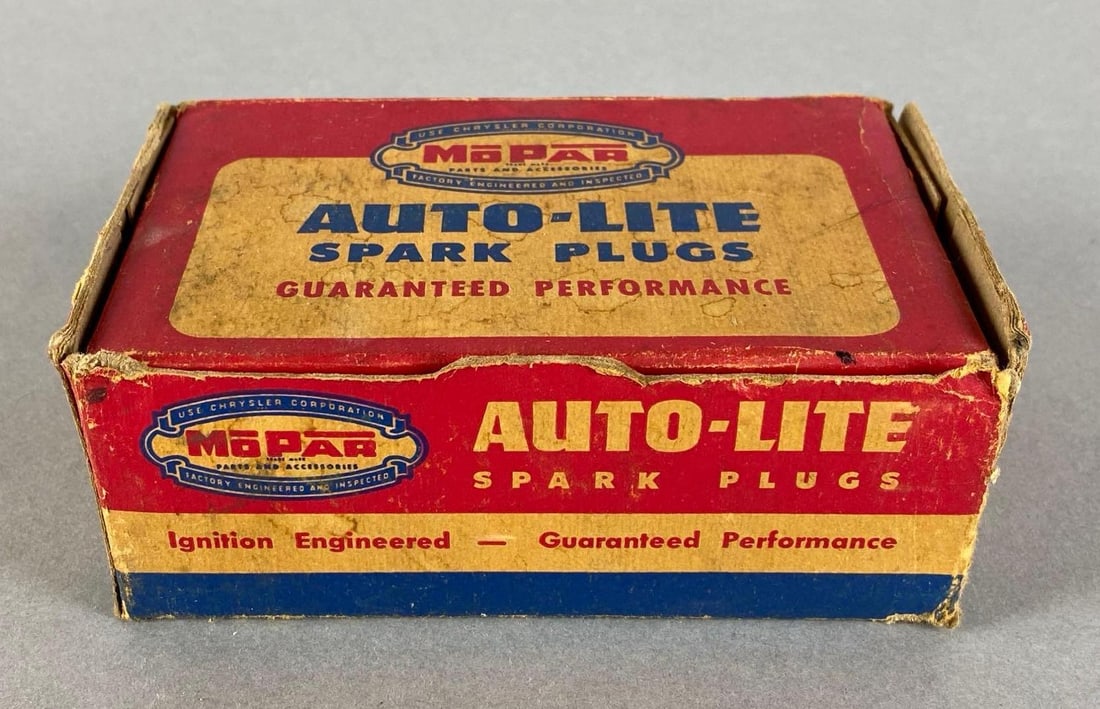 MoPar Auto-Lite No. 1658 844 Spark Plugs Partially Full  Box (1 of 5)