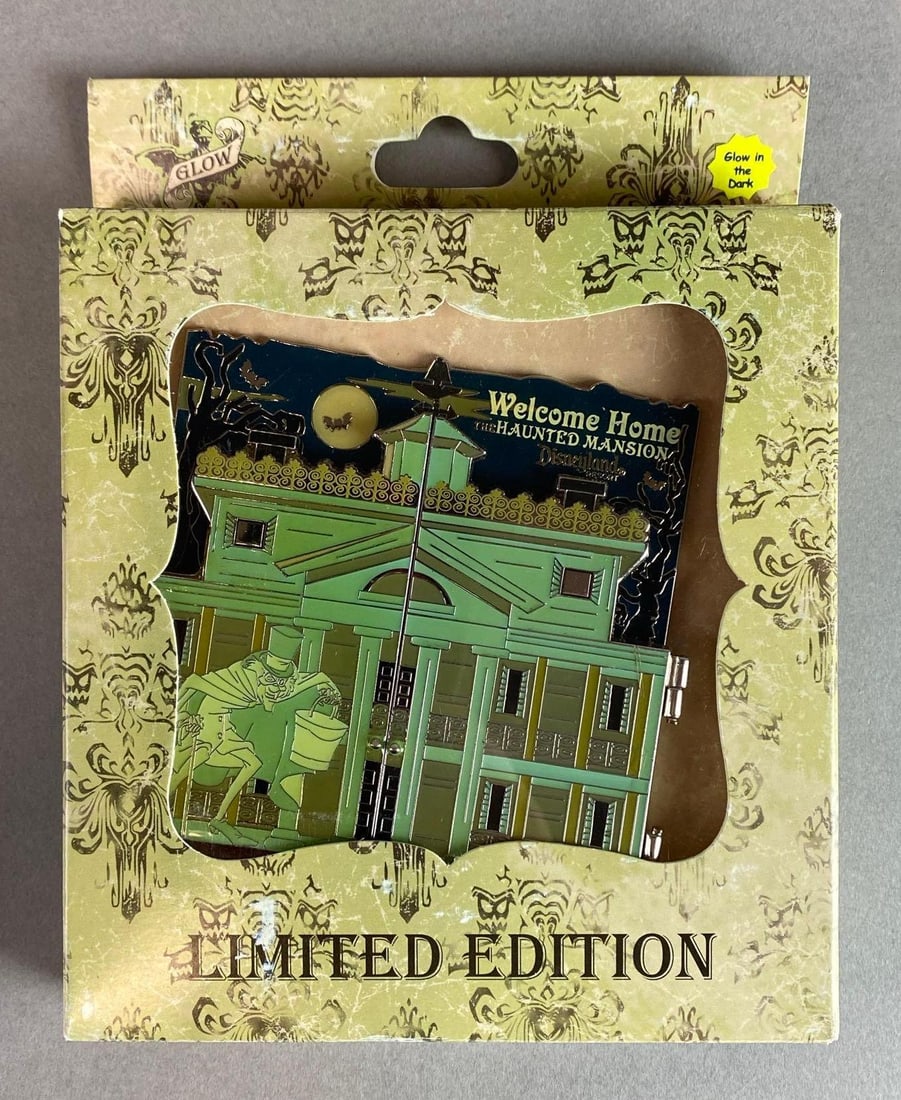 2009 Disney Welcome Home Haunted Mansion O-Pin House Jumbo Enamel Pin (1 of 3)