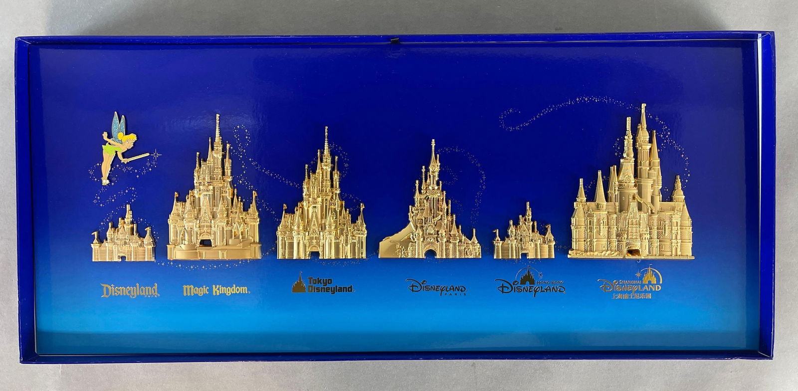 Disney Limited Edition Castles Enamel and Metal Pins (1 of 4)