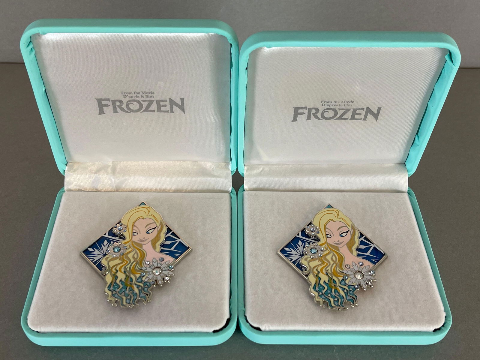 Group of 2 Disney Frozen Enamel Pins (1 of 4)
