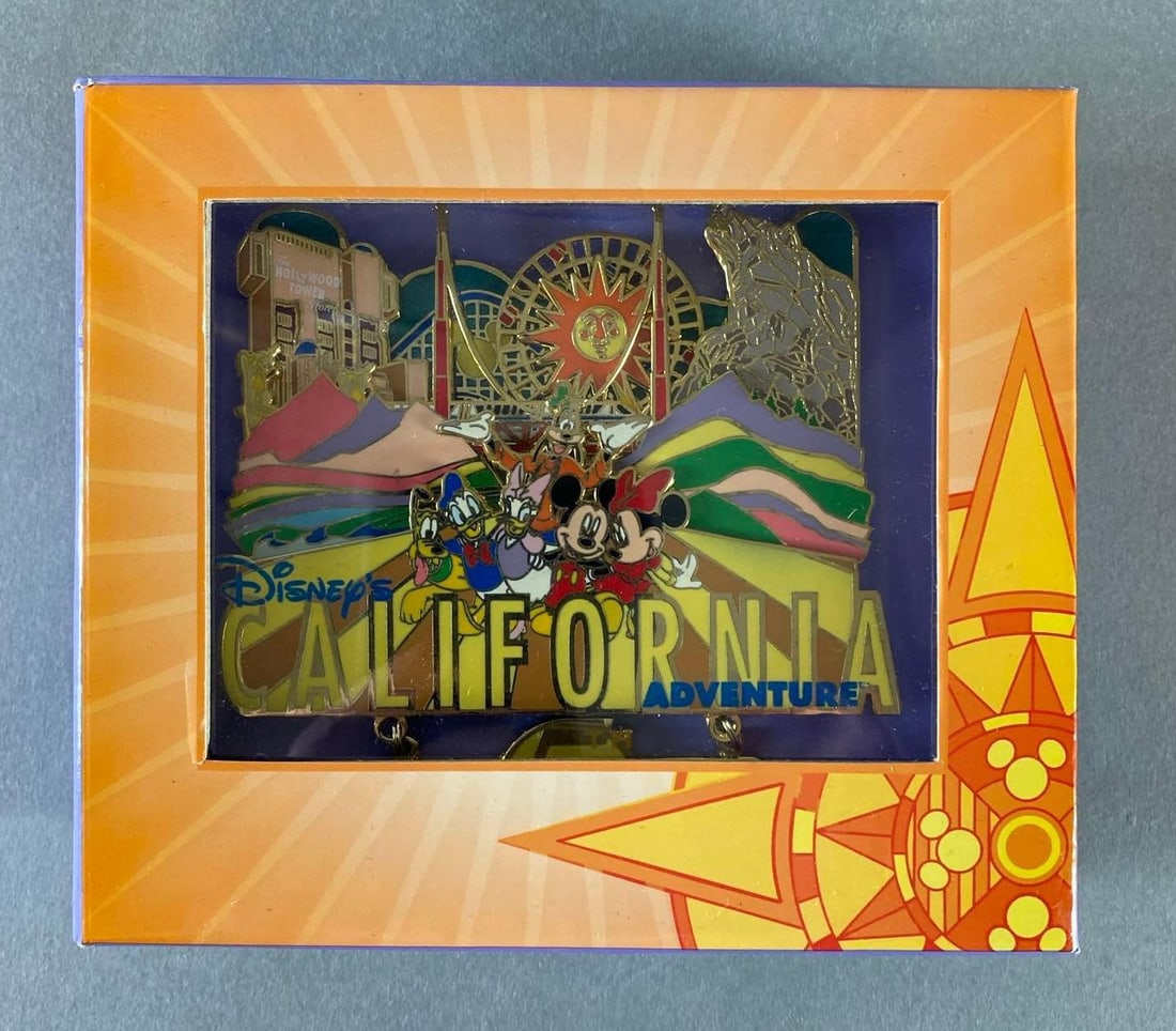 Disney Collectors Pin (1 of 2)