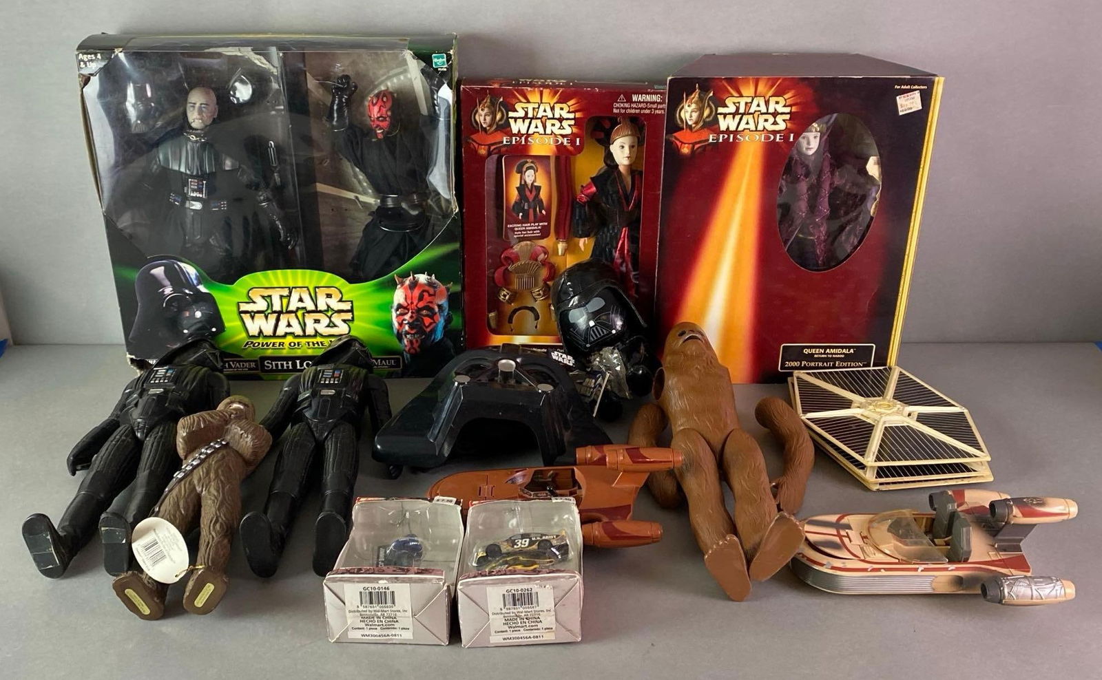 Group of Assorted Star Wars Toys and More (1 of 4)