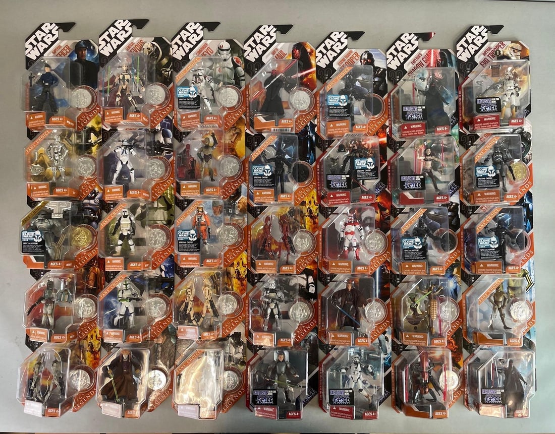 Group of Modern Hasbro Star Wars Action Figures (1 of 3)
