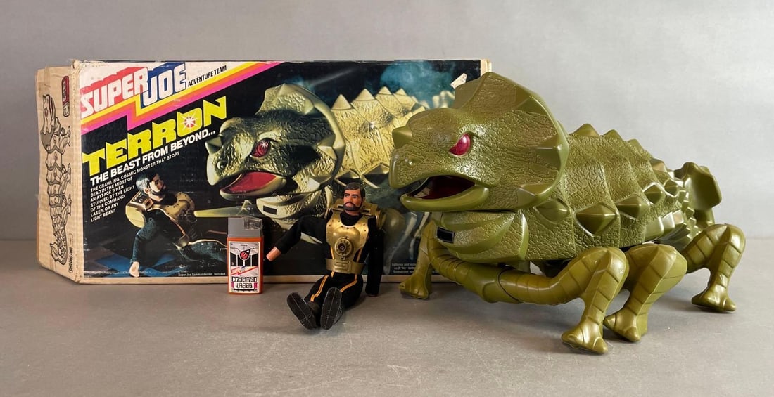 1978 Hasbro Super Joe Adventure Team Terron Action Figure: Untested, corroded battery compartment, hands missing off action figure. Includes original box, command laser. Box measures 10 x 18 1/2 x 9 1/2 inches