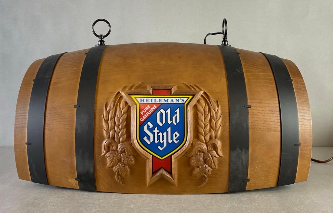 NOS Heilmans Old Style Pool Table Barrel Advertising Light: In working condition, New old stock, in original box, measures 15 1/2 x 25 x 15 inches