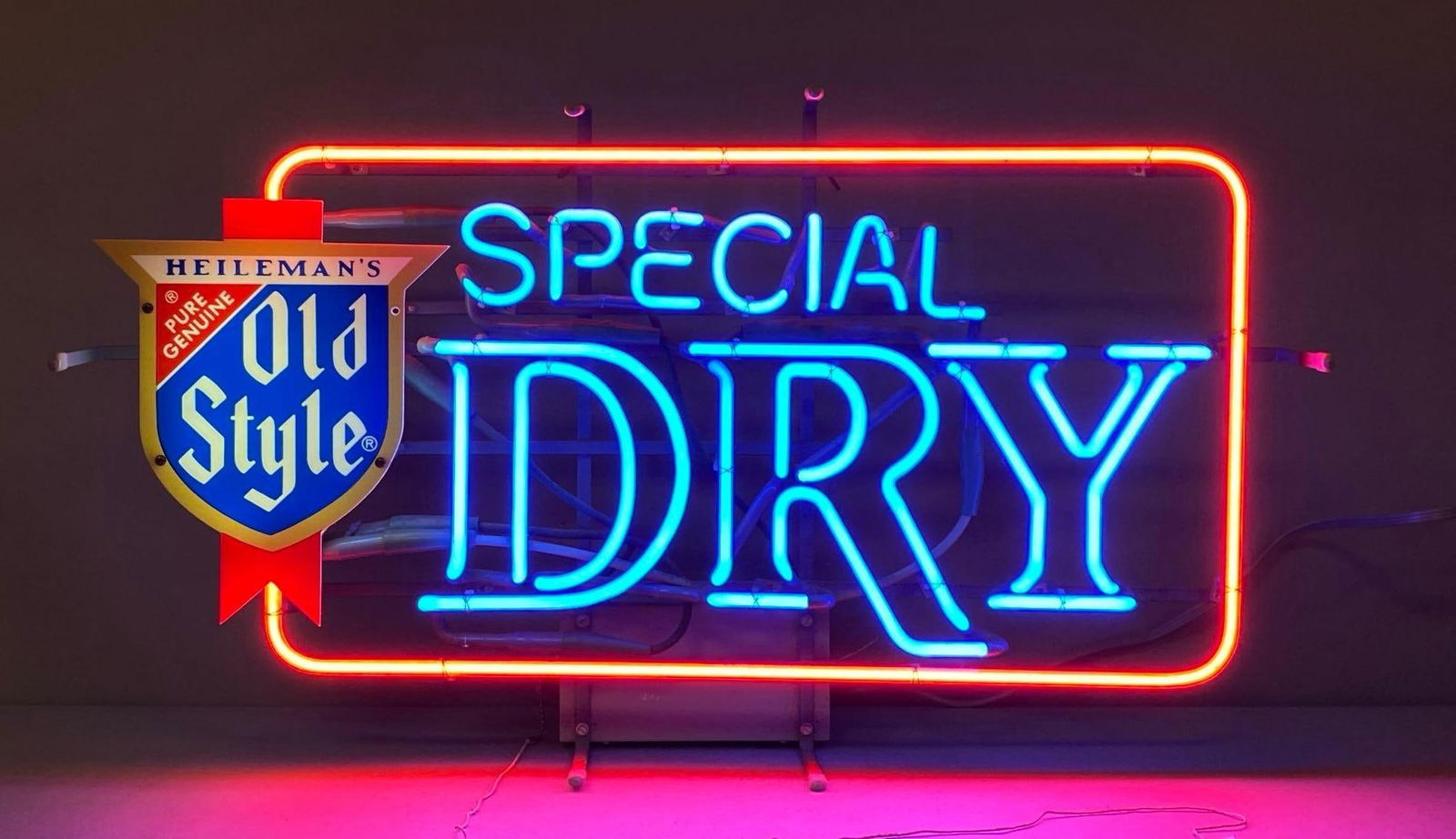 Heilemans Old Style Special Dry Neon Advertising Sign (1 of 3)