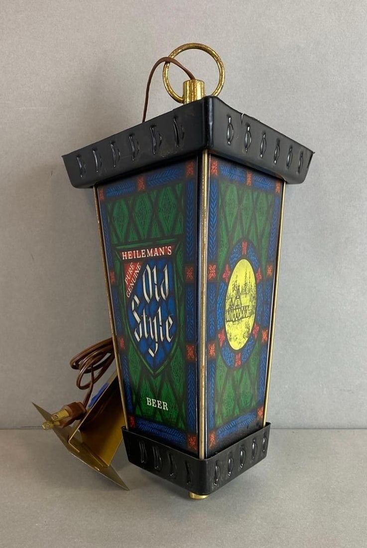 Old Style Light Up Advertising Beer Sign: Working. Measures 12 1/2 x 8 x 8 inches.