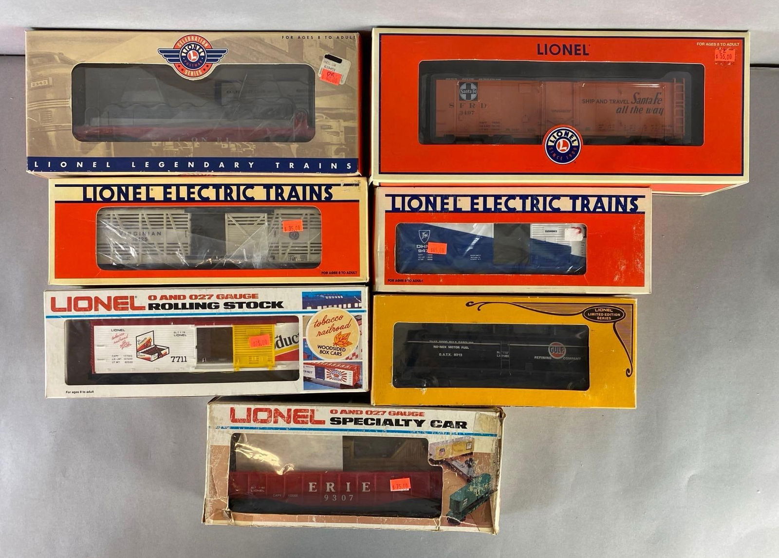 Group of Lionel O Scale Train Cars (1 of 3)