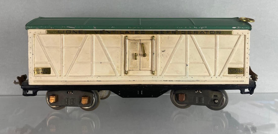 Pre-War Lionel S Scale No. 514R Refrigerated Car: Cream with green roof