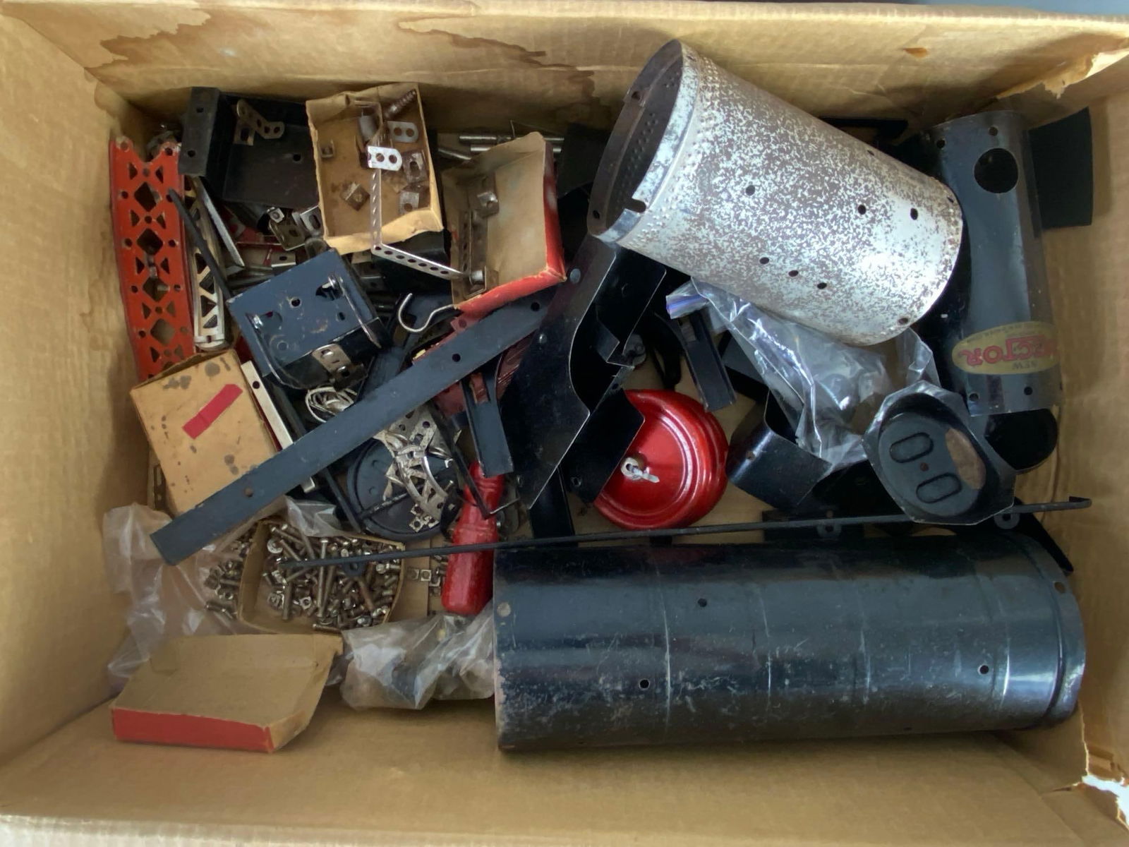 Group of Erector Set Parts and More (1 of 3)