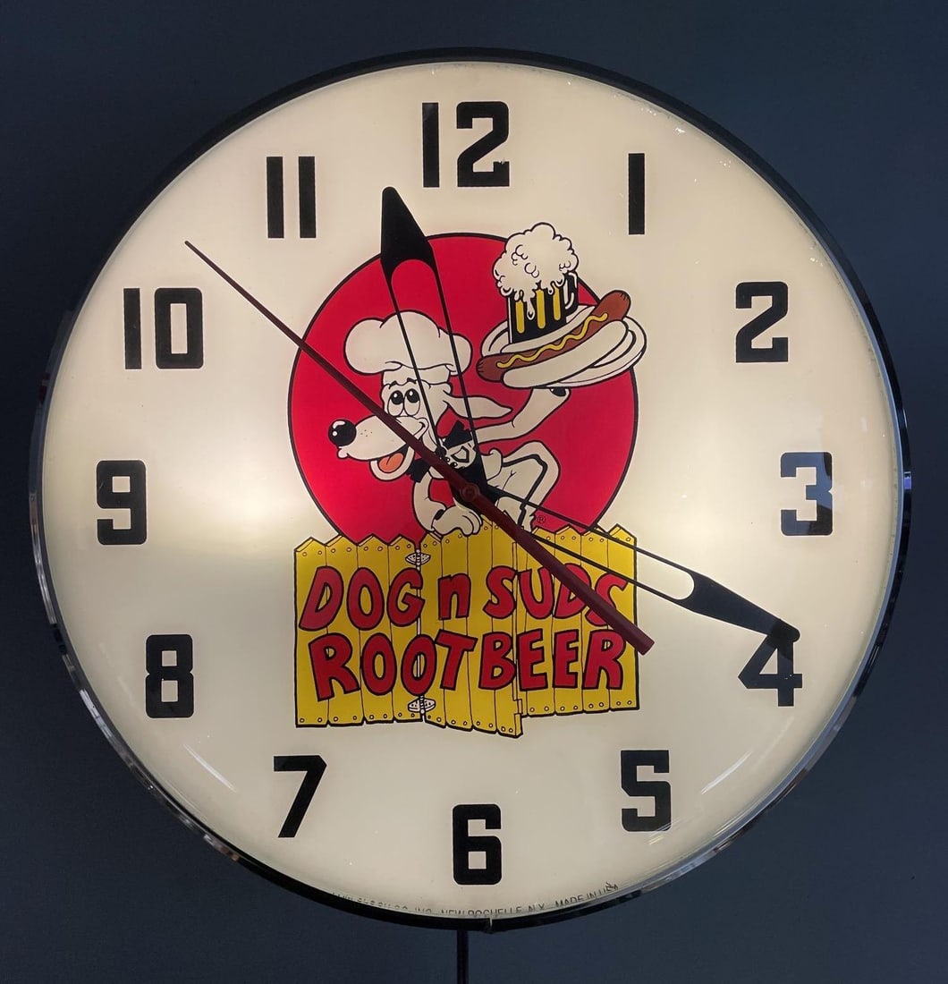 Dog n Suds Root Beer Light-Up Advertising Clock: Working condition, bubble glass, measures 4 1/2 x 15 inches