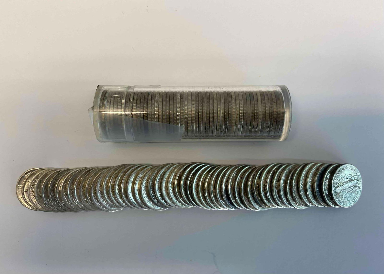 Group of 100 Silver Mercury Dimes (1 of 1)