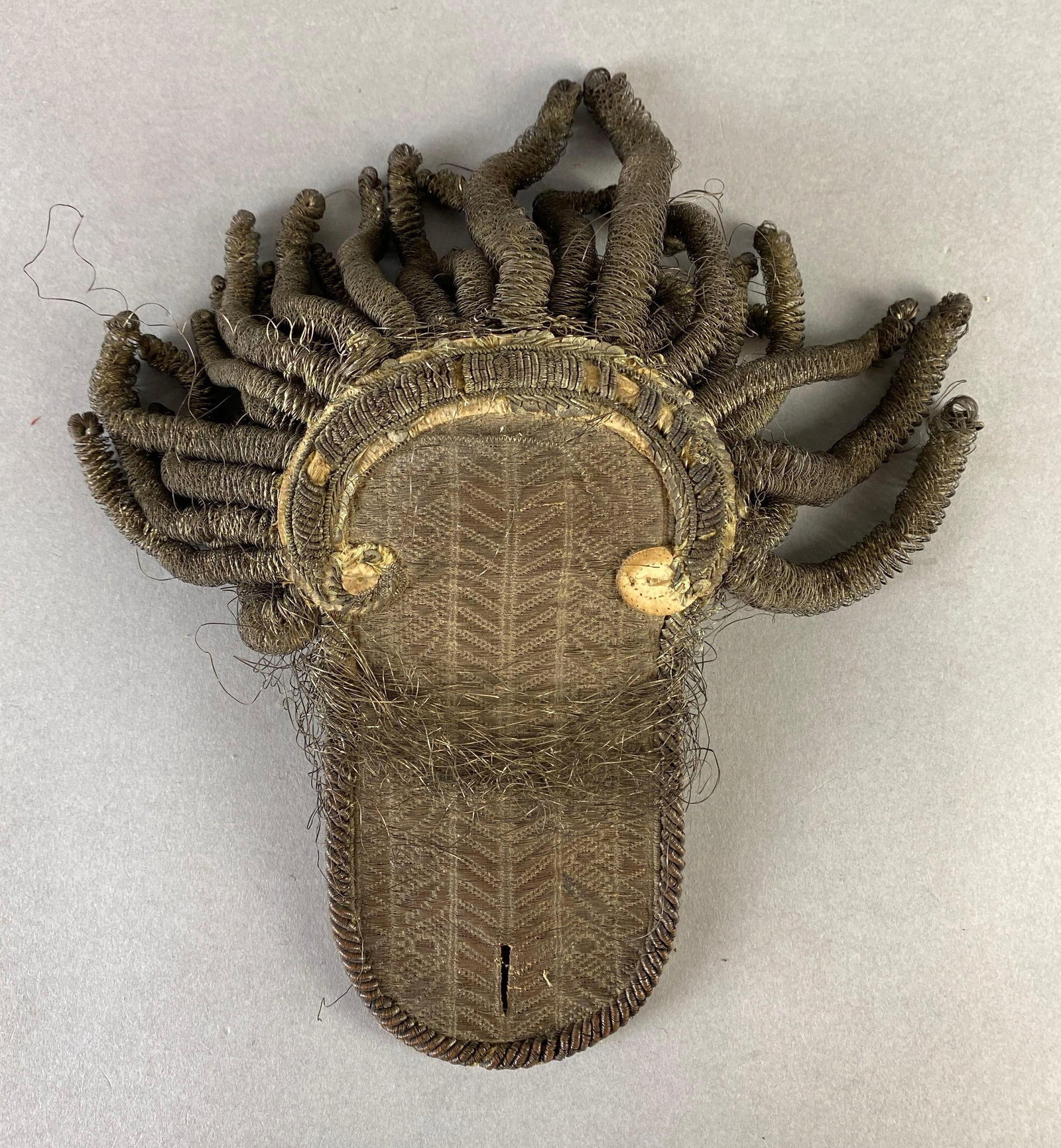 US War of 1812 Era Officers Gold Epaulet: Some fraying, Measures 6 1/2 x 4 x 3 1/4 inches.