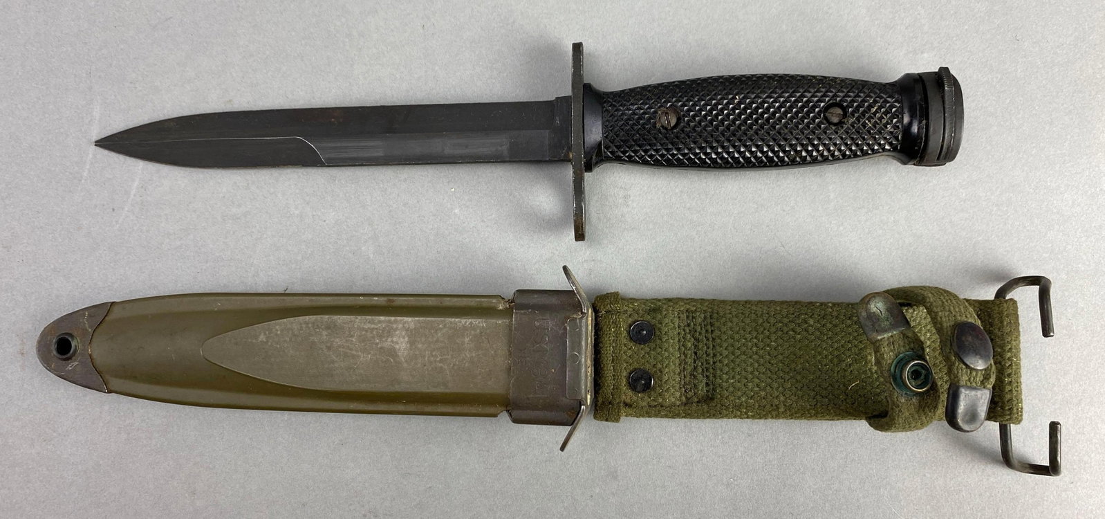 US Bren-Dan M4 Rifle Bayonet with M8A1 Scabbard and Frog: Measures 11 1/2 inches in length with a 6 1/4 inch blade