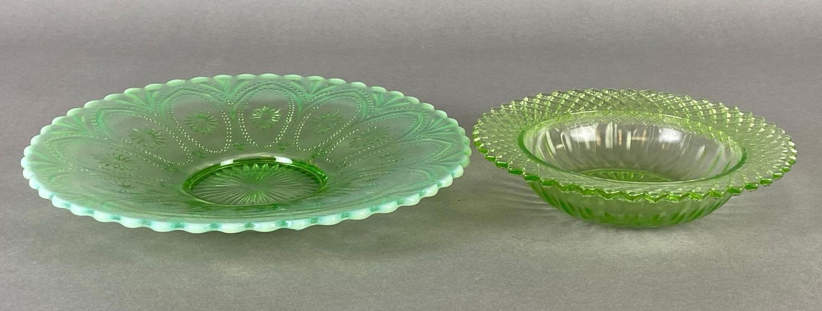 Group of 2 Green Depression Glass Plates/Bowls (1 of 4)