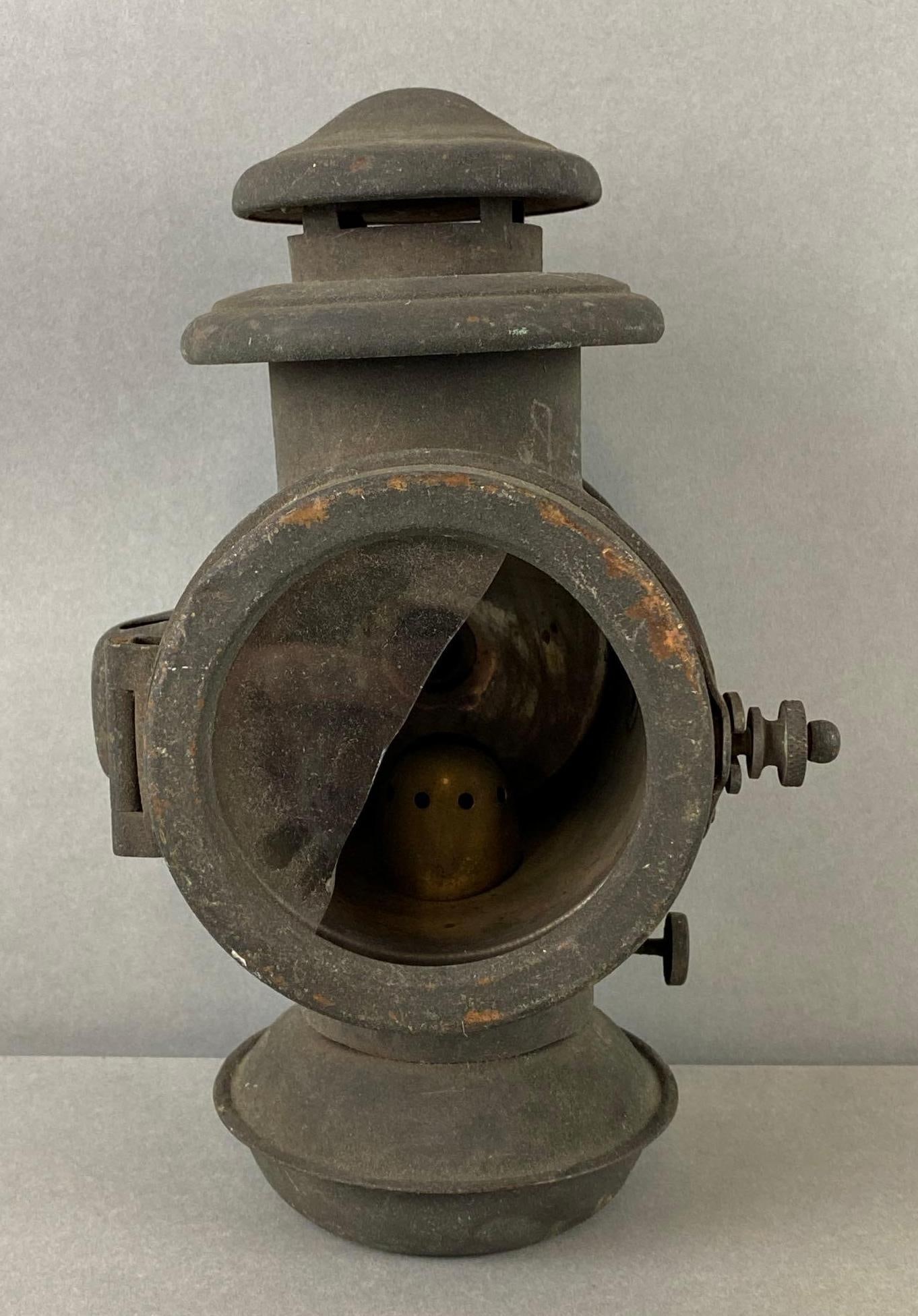 Antique Kerosene Carriage Lamp: Does have a broken lense. Measures 9 x 6 x 5 1/2 inches.