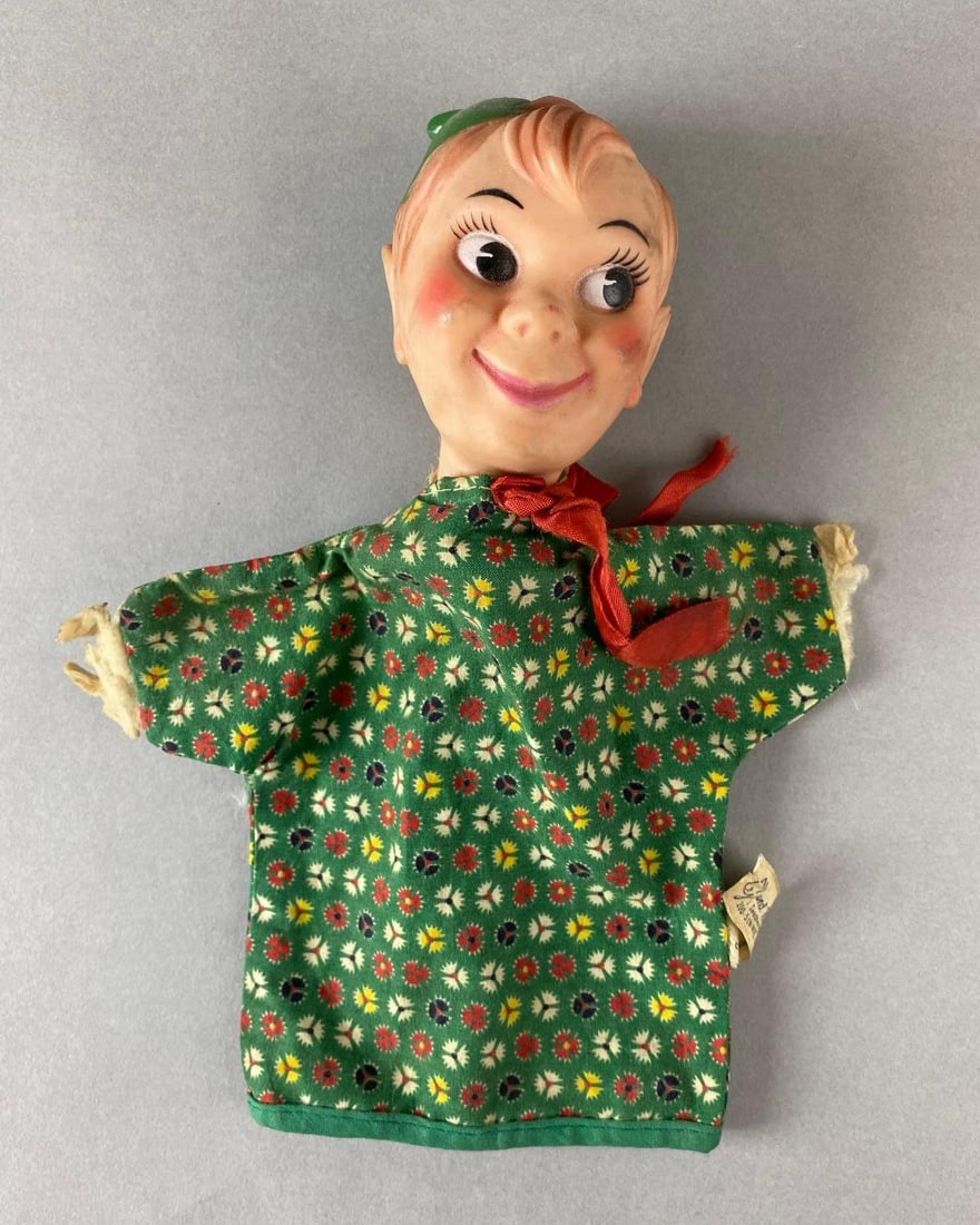 Vintage Walt Disney Peter Pan Hand Puppet (1 of 3)
