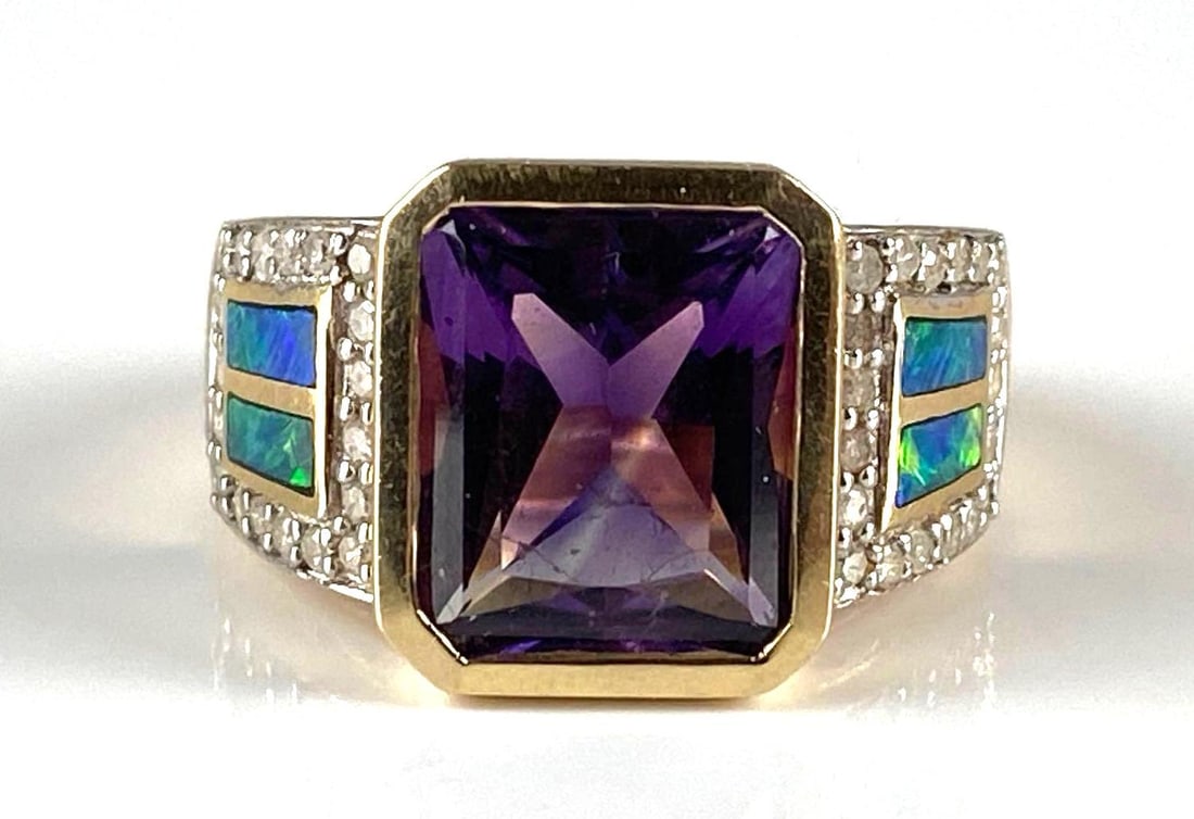 14K Gold Amethyst and Diamond Ring: Total weight 8.8g, With Mother-of-Pearl inlay panels, Size 8.